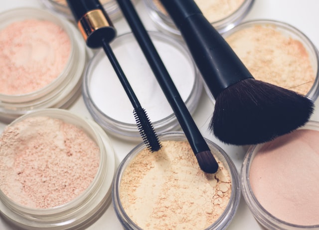 What is Setting Powder and How Does it Work?